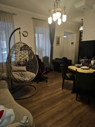 იყიდება უნივერსალური კომერციული ფართი ჩუღურეთში