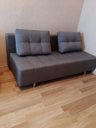 Spacious 1-room apartment for sale in the Darnytsia district of Kyiv on Dragomanova St., Pozniaky
