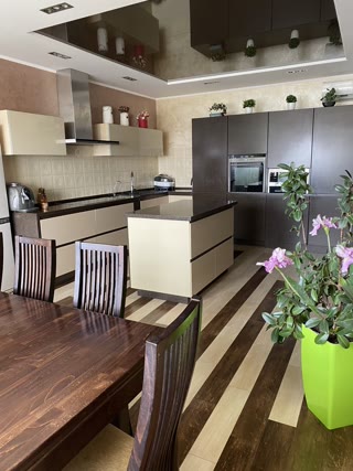 продам 4х комн квартиру ЖК Парус