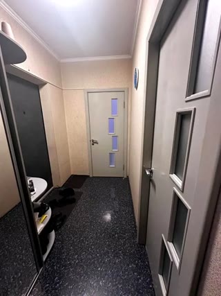 Продаж 2-кімнатної квартири на Позняках біля метро Осокорки та ТРЦ River Mall