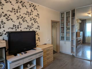 Продаж 1к квартири, вул. Драгоманова, метро Харківська