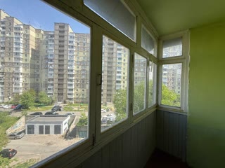 Продається 3к квартира, вул. Ірпінська, метро Академмістечко