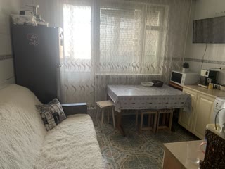 Продам чотирикімнатну квартиру на Одеській