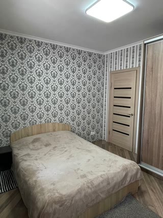 Продаж 2к (+гостьова) квартири, вул. Хорольська, Дарницька площа