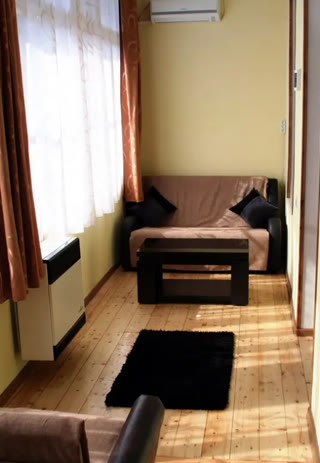 ქირავდება 3 ოთახიანი ბინა ვერაზე
