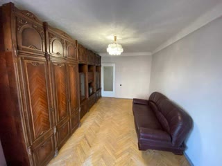 Продаж 2-кімнатної квартири біля метро Лісова