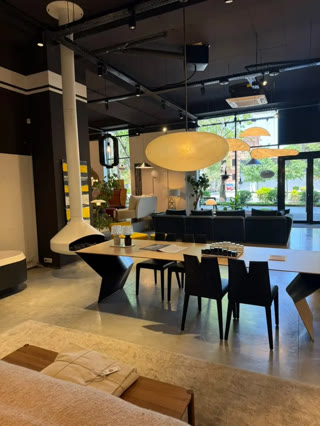 Universal commercial space for rent in Vake