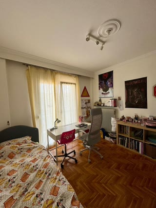 100 m² Apartment