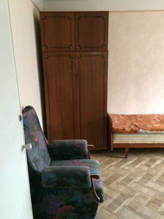 Продається 2к квартира, Харківське шосе, Дарницька площа