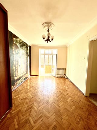 For sale 1-room apartment with a view on Pechersk Lavra street