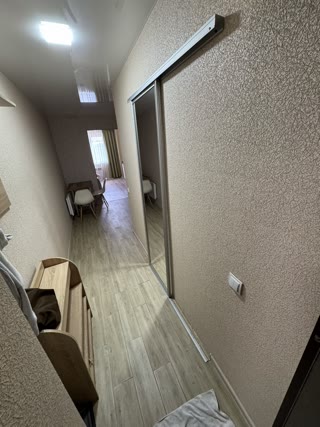 Продам 1к квартиру метро Спортивна, Захисників України