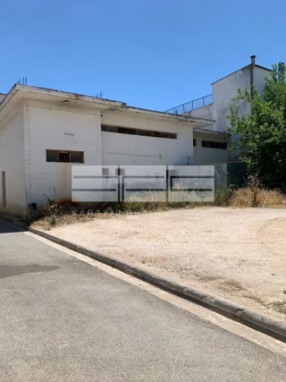 Κτίριο επαγγελματικών χώρων 390τ.μ.
