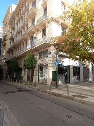 Здание для бизнеса, 1551 м²