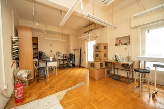 Бизнес-здание, 870 м²