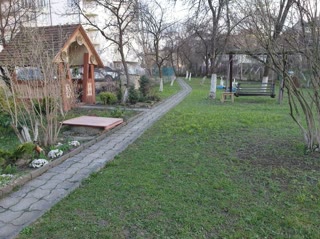 🏡 Продаж будинку з ділянкою 10 соток у центрі — ідеально під інвестицію!