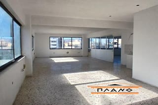 Κτίριο επαγγελματικών χώρων 170τ.μ.