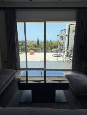3-room apartment for rent in Voula with a sea view