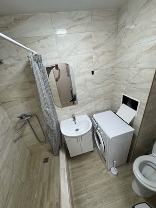 Продам 1к квартиру метро Спортивна, Захисників України