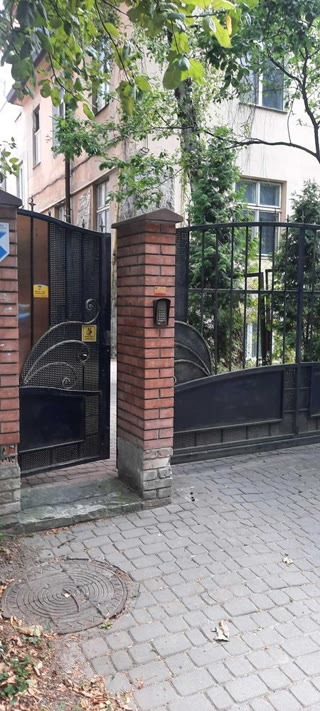 🏡 Продаж 2-кімнатної квартири біля Стрийського парку