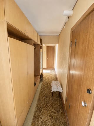 Продам 2-к квартиру 52 м2. Метро Спортивна, Захисників України