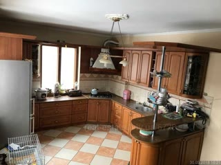 🏡 Продаж просторого будинку в Залізничному районі— 6 соток землі