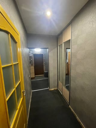 Продам 2- кімнатну квартиру на Липовій Рощі (Баварія) Свій закритий двір