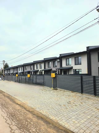 Продаж котеджу з ремонтом у Запитові — 10 км від Львова