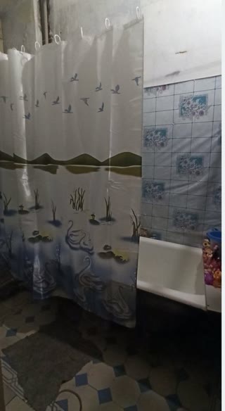 Продам двокімнатну комуналку Центральний Ринок, Вокзальна