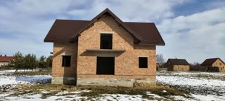 Продаж недобудованого будинку в Мостиськах