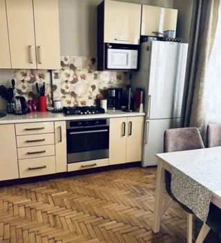 Продаж 2-кімнатної квартири в центрі Львова на вул. Стефаника