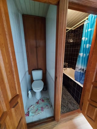Продам 3к квартиру метро Спортивна, Метростроїтелів