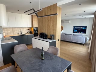 Продаж 3-кімнатного пентхауса з терасою на вул. Кульпарківській