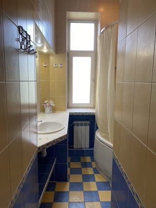 продам 3-к квартира м. Захисників України, Вул. Тюрінська, Вул. Металіста