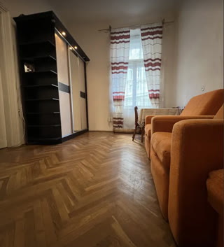 Продаж 2-кімнатної квартири в центрі Львова на вул. Коперника