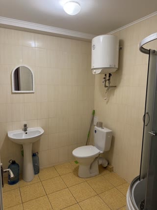 Продам 1 квартиру возле метро Спортивна