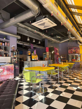 Sale of an operating coffee shop in Pechersk