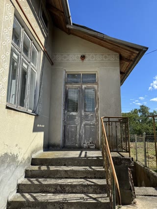 🏡 Продаж будинку з великою ділянкою в Дрогобичі