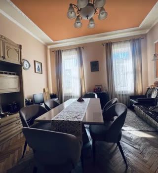 Продаж 2-кімнатної квартири в центрі Львова на вул. Стефаника