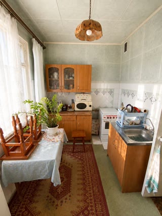 Продам 2-к квартиру 52 м2. Метро Спортивна, Захисників України