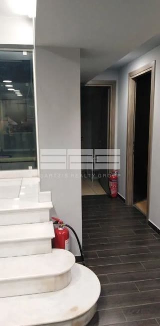 Бизнес-здание, 650 м²