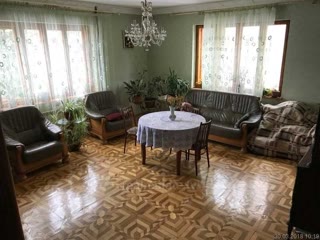 🏡 Продаж просторого будинку в Залізничному районі— 6 соток землі
