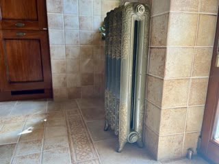 Продаж 4-кімнатної квартири у Франківському районі