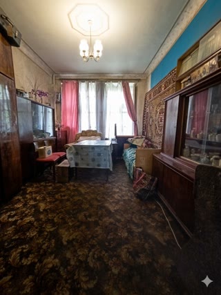 Продаж 4-к. квартири, “сталінка”, Центр, вул. Юрївська