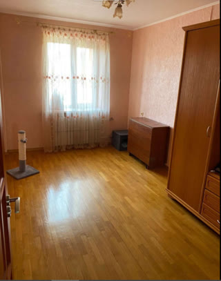 Продам 3к. квартиру в новобудові біля метро Захисників України, Центр