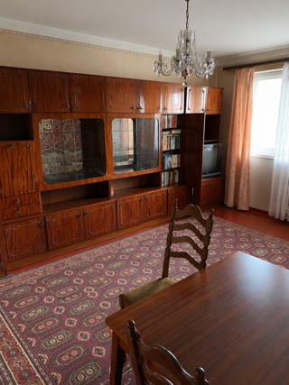Продам 2-к квартиру 52 м2. Метро Спортивна, Захисників України