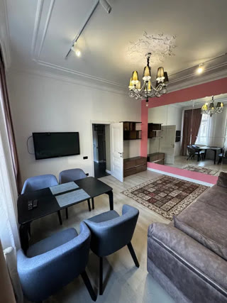 🏡 Дворівнева 4-кімнатна квартира 90 м² у самому центрі Львова  | Куліша, 11