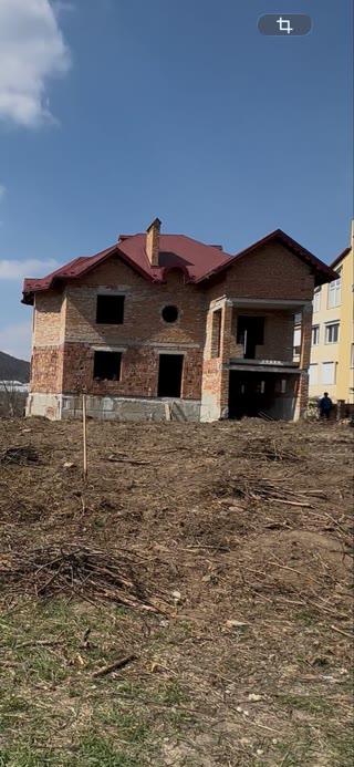 Продаж будинку з великою земельною ділянкою у Винниках