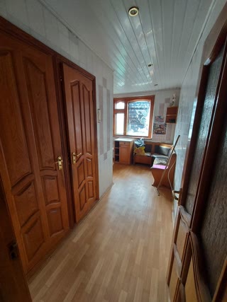 Продам 3к квартиру метро Спортивна, Метростроїтелів