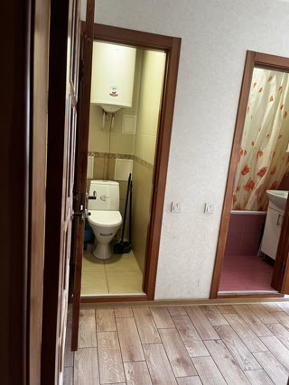 Продам 2к. квартиру с раздельною планировкою. м. Спортивна, Конний ринок