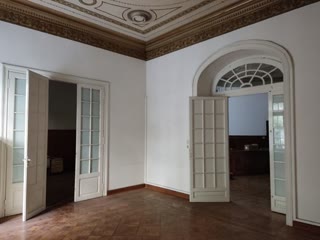 Κτίριο επαγγελματικών χώρων 220τ.μ.